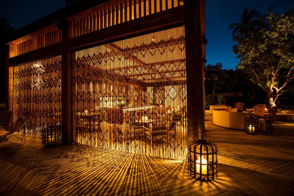 רוזווד פוקט (Rosewood Phuket)