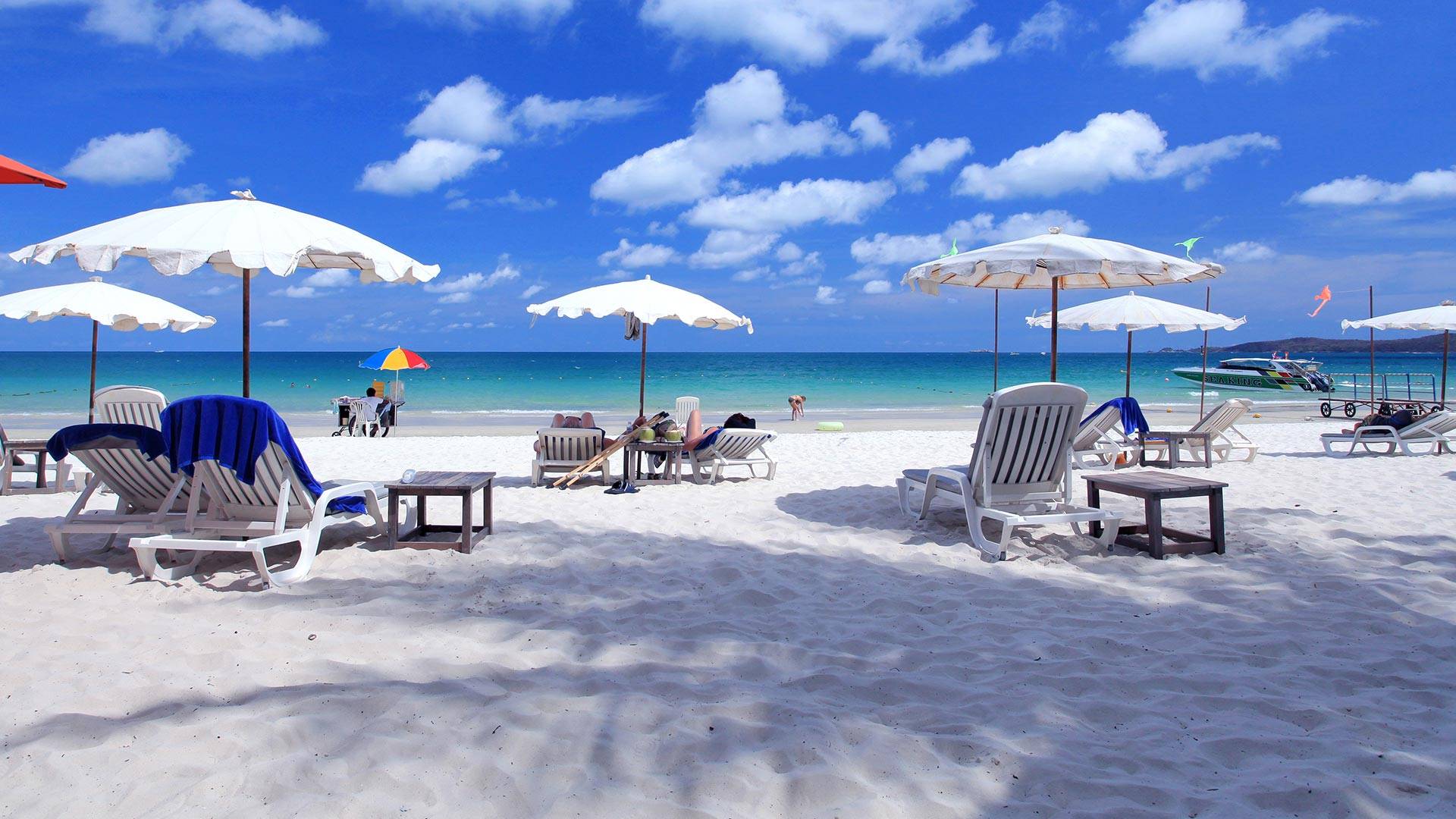 🏝️ חופי קו סאמט – מחגיגה ועד שקט מוחלט