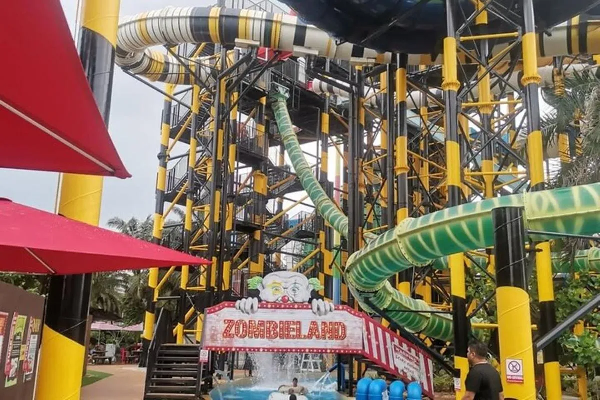 פארק המים קולומביה פיקצ'רס אקווה וורס פטאיה (Columbia Pictures Aquaverse Pattaya)