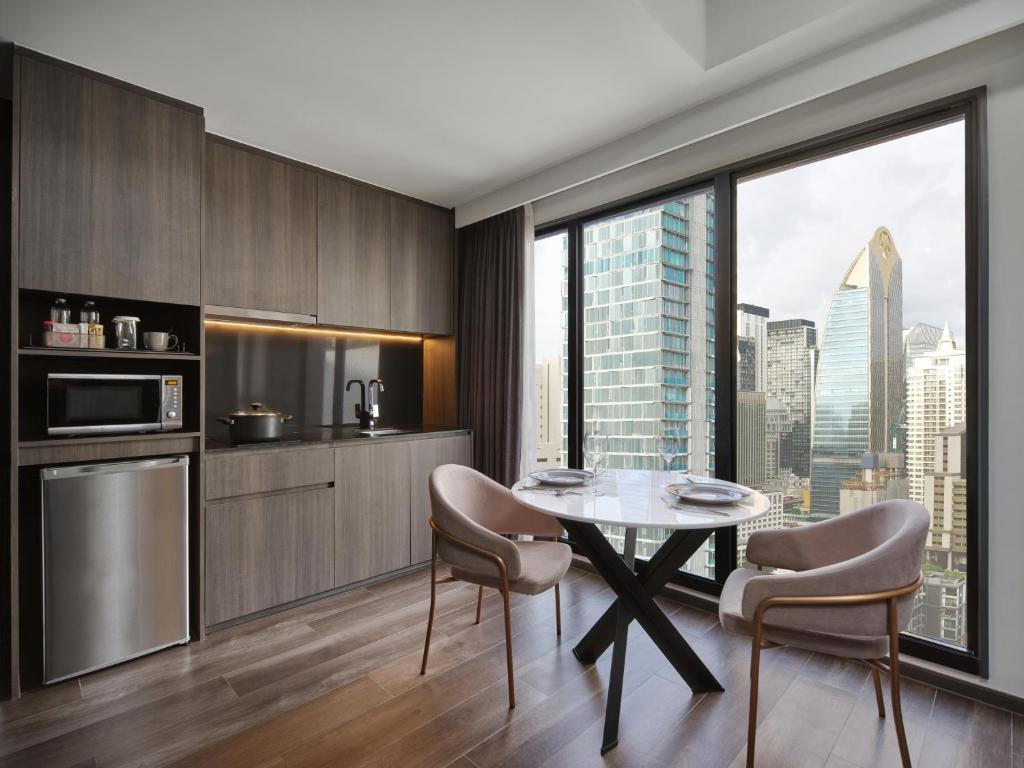מלון סינדהורן מידטאון - (Sindhorn Midtown Hotel)