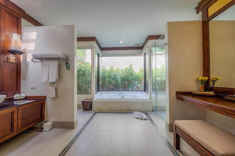 נורה ביץ' קוסמוי - (Nora Beach Koh Samui)