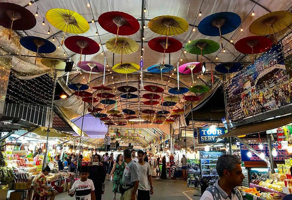 שוק הלילה של צ’יאנג מאי (Chiang Mai Night Bazaar)